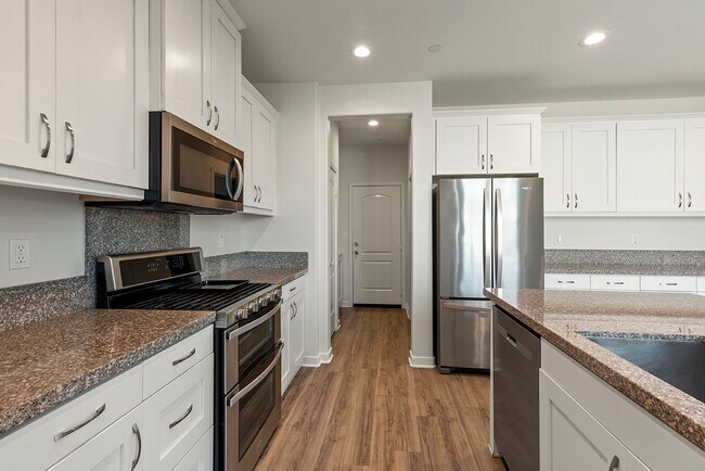 Building Photo - Comfort Meets Coastal Living 4 Bed 2.5 Bath in Oceanside!