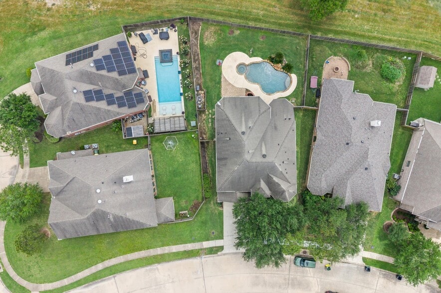 Building Photo - 13402 Great Creek Dr