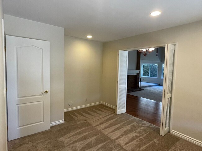 Building Photo - 3246 Medicine Bow Ct