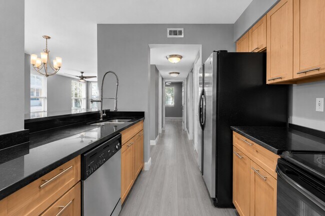 Building Photo - 2881 N Oakland Forest Dr