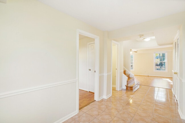 Building Photo - 4339 Cedarlake Ct