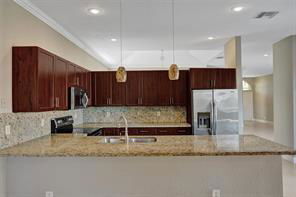 Building Photo - 5977 NW 73rd Ct