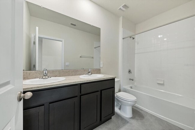 Building Photo - 3279 Hilltop Cir