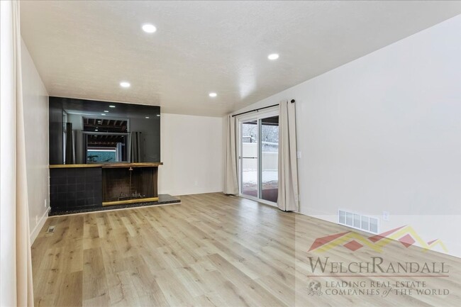 Building Photo - Recently Remodeled 3 bed 2 Bath Home in Ogden