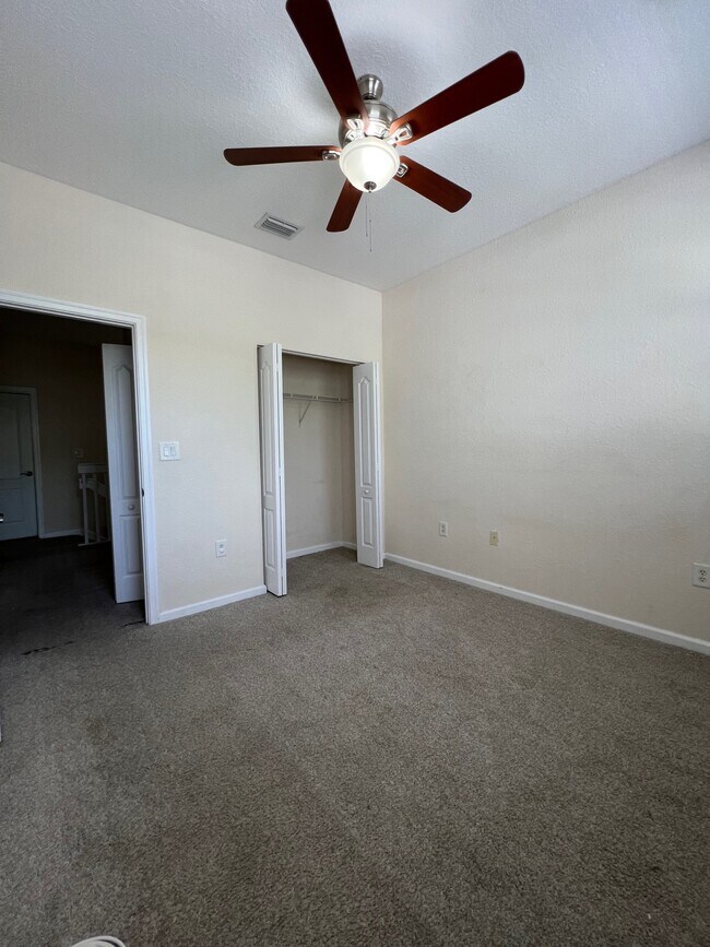 Closet 1 - 938 NE 29th Ter