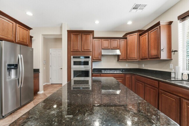 Building Photo - Spacious 3-Bedroom + Loft Home with Mounta...