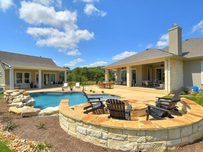 Building Photo - 175 Call Dr