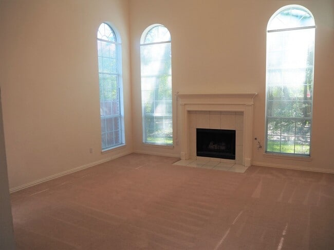 Building Photo - 2105 Friar Ct