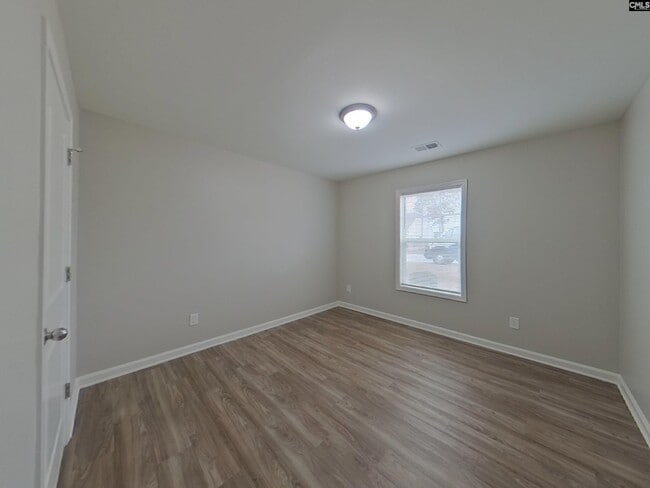 Building Photo - 333 Finch Ln