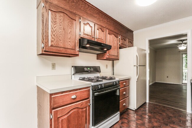 Building Photo - 409 The Meadows