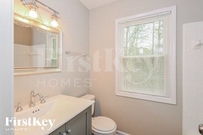 Building Photo - 855 Riverstone Ln
