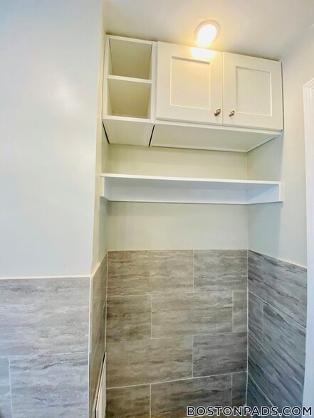 Building Photo - 164 Hyde Park Ave