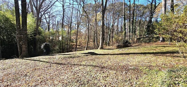 Building Photo - 1854 Oak Ridge Way NW