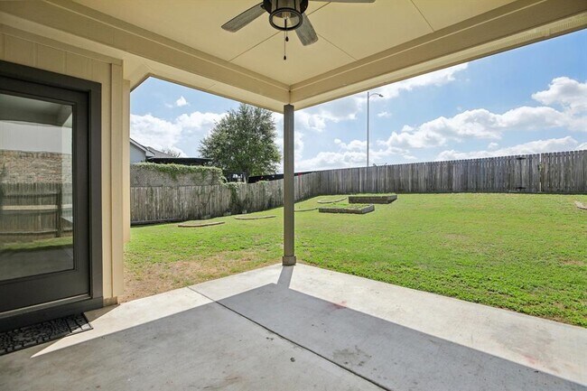 Building Photo - 307 Grutsch Dr