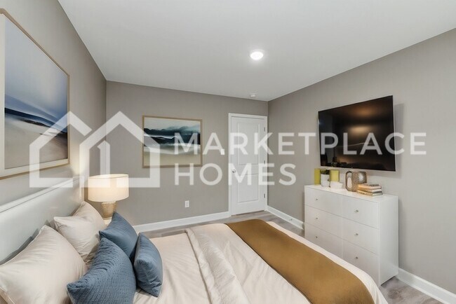 Building Photo - 417 W 20th St