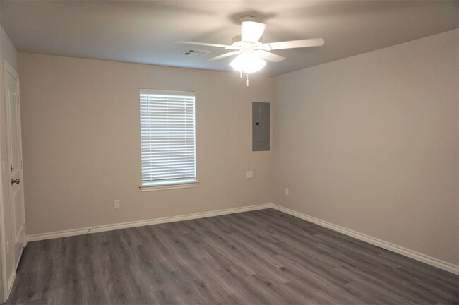 Building Photo - Chisholm Creek Duplex NW OKC