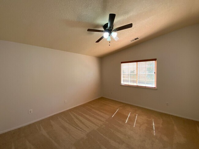 Building Photo - 3 Bedroom Single Story Home Available Near...