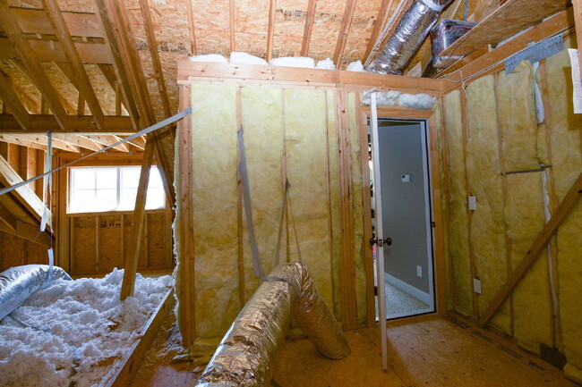 Building Photo - "Beautifully Designed, spacious 2400 Sq. F...