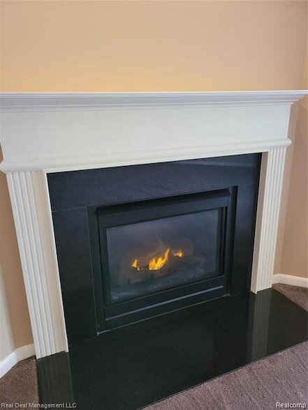 Building Photo - 6146 Lone Oak Cir