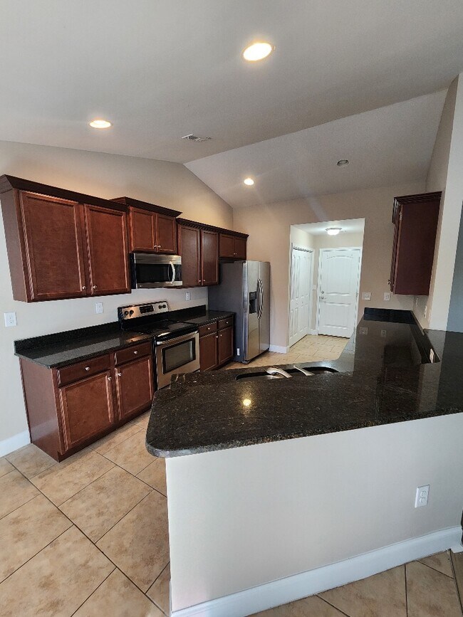 Building Photo - 223 Leadoff Dr