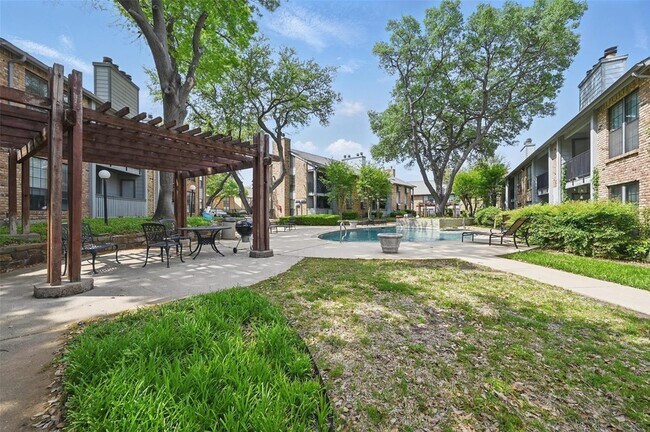 Building Photo - 15151 Berry Trail