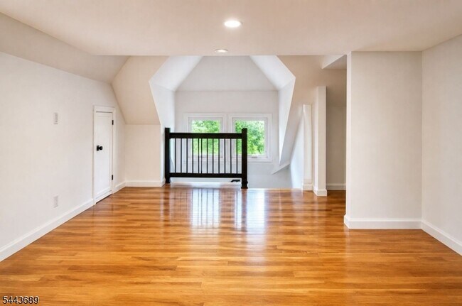 Building Photo - 91 Birchwood Rd