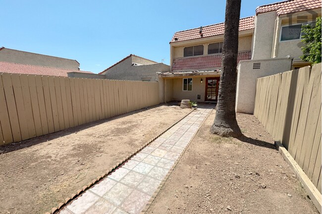 Building Photo - 3Bed/2Bath Townhouse at 47th Ave/Maryland Ave! Ready for Immediate Move-In! – FENCED-IN YARD!