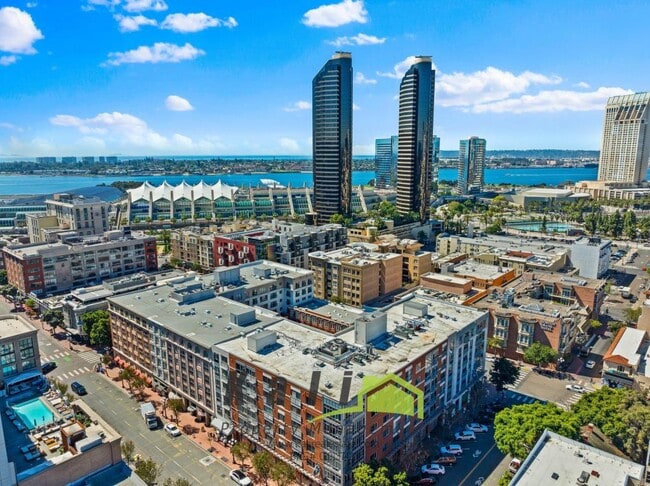 Building Photo - 445 Island Ave