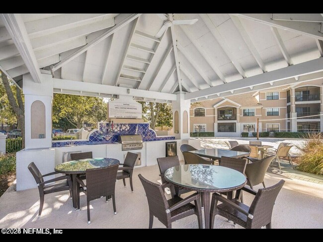 Building Photo - 700 Boardwalk Dr