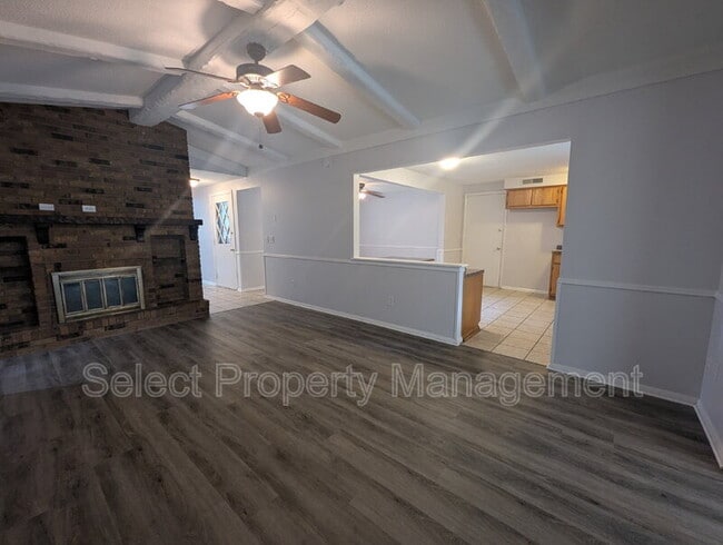 Building Photo - 4130 Thorton Dr
