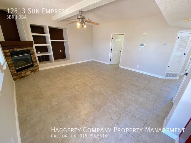 Building Photo - East El Paso 3 bed Refrig A/C with Loft an...