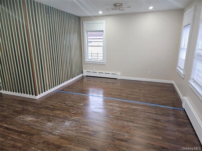 Building Photo - 94 Briggs Ave