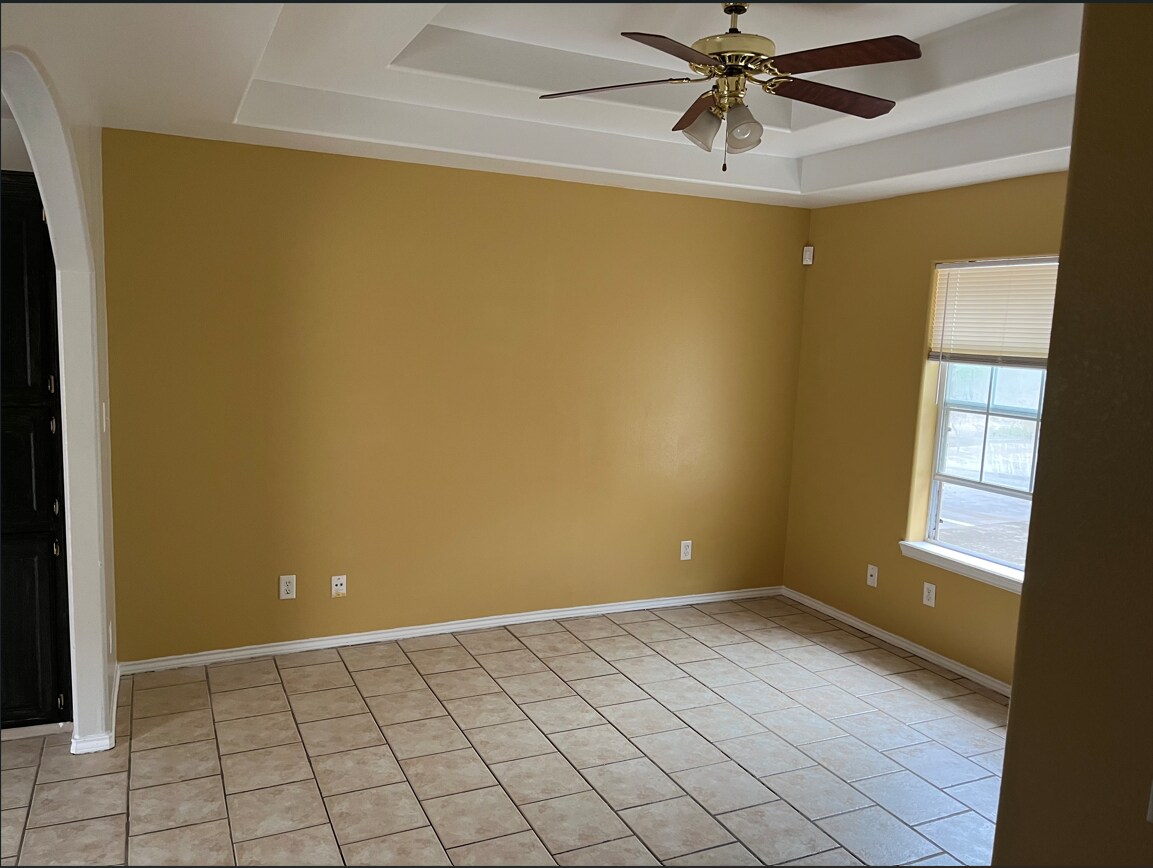 Building Photo - 1804 Agua Fina