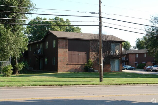 Building Photo - Willow Grove Apartments
