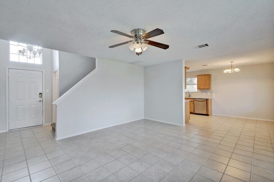 Building Photo - 1609 Lantern Light Dr
