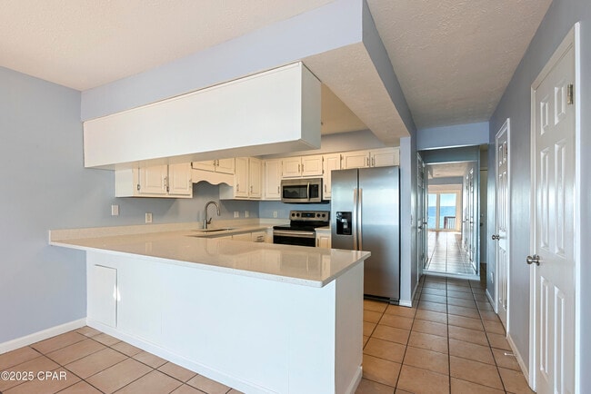 Building Photo - 6453 Oak Shr Dr