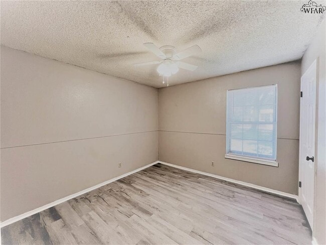Building Photo - 4612 Summit Dr