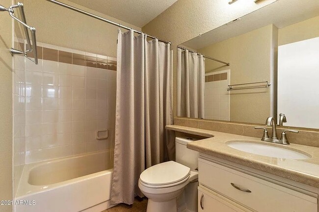 Building Photo - 1133 N 92nd St