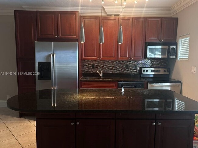 Building Photo - 2895 NE 32nd St