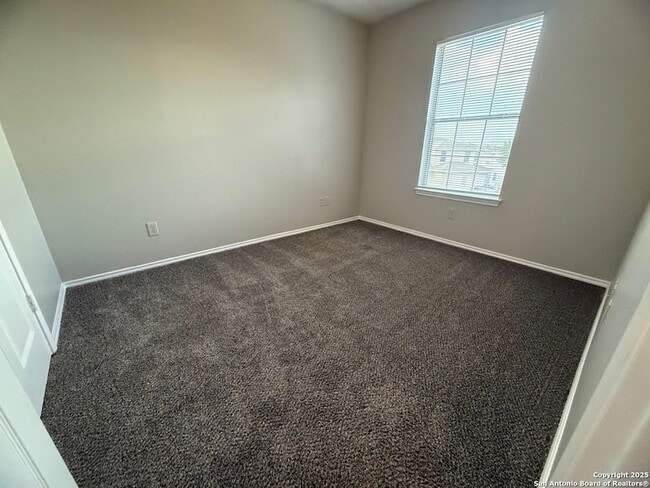 Building Photo - 5602 Golf Mist