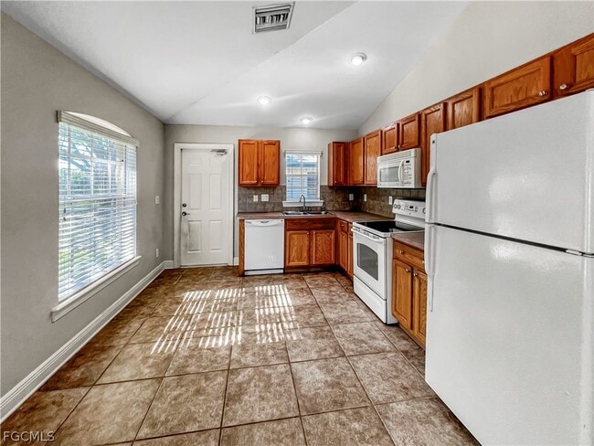 Building Photo - 13437 First St