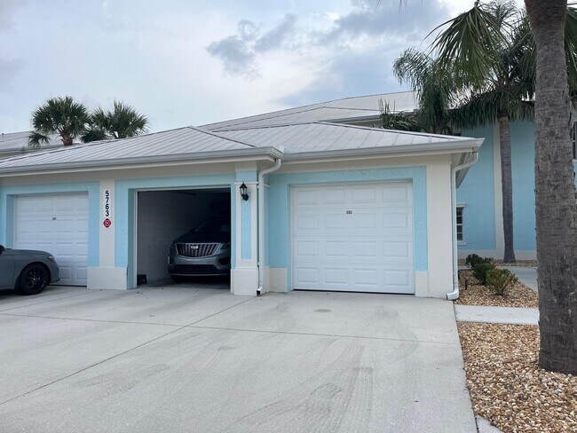 Building Photo - 5763 Sabal Trace Dr