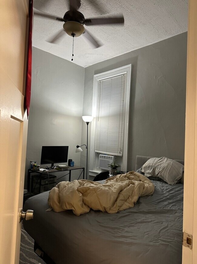 Building Photo - 1131 N State St