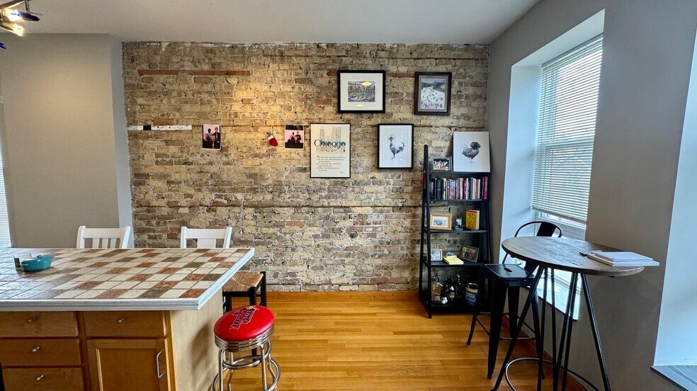 Building Photo - 1453 W Cortez St