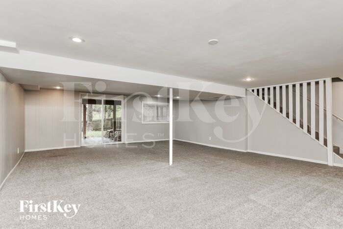 Building Photo - 15520 Golden Ridge Ct