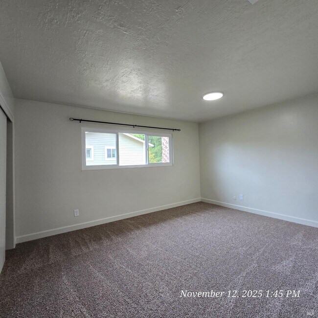 Building Photo - 807 Lovers Ln