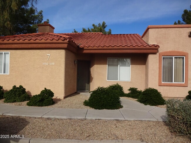 Building Photo - 2929 W Yorkshire Dr