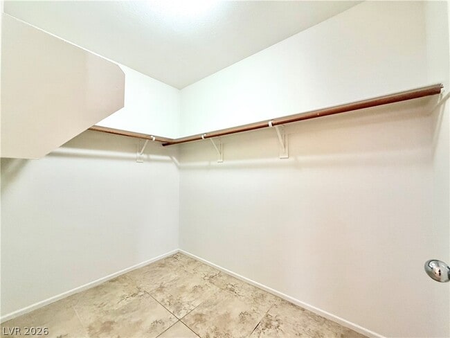 Building Photo - 2717 Sonador St