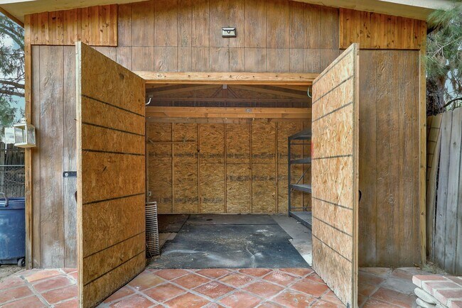 Building Photo - Upper Valley 3 Bedroom 2 Bath