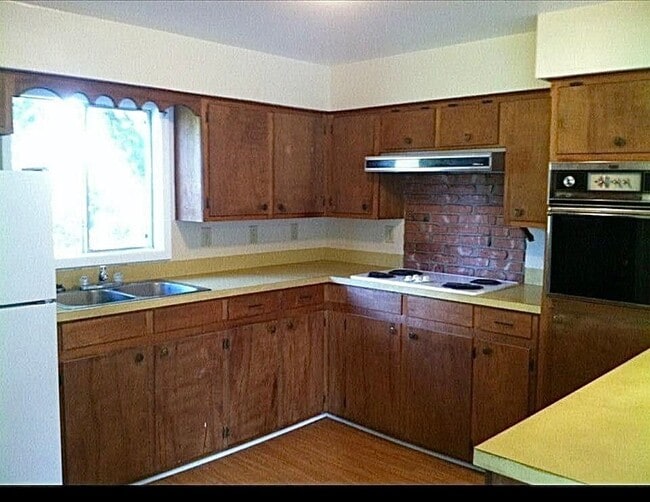 Building Photo - 40 County Rd 2213